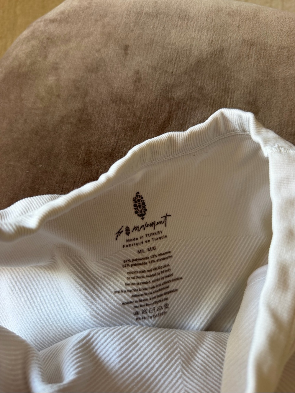 FP free people women’s M/L WHITE Free Throw Muscle Tank - Picture 4 of 6